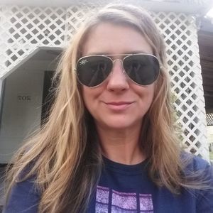 Meet your Posher, Niki